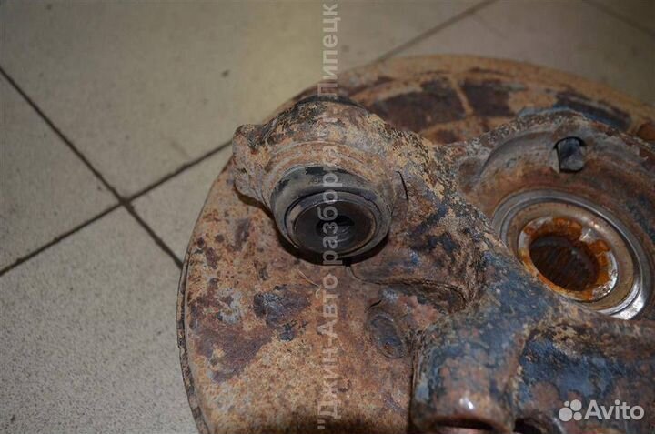 Кулак задний цапфа Land Rover Discovery 3