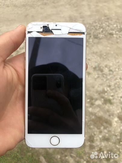 Телефон iPhone 6s