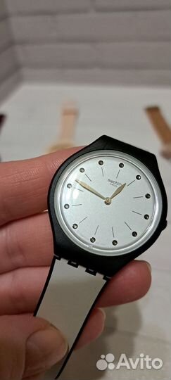 Часы Swatch, модель Skinme