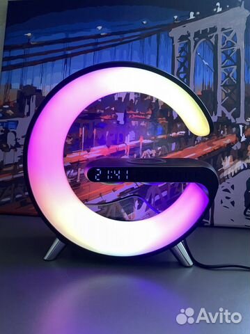 Умный RGB светильник с беспроводный зарядкой
