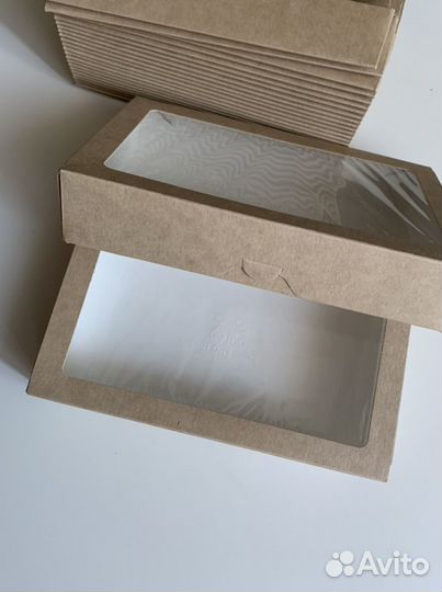 Коробка крафтовая с окном