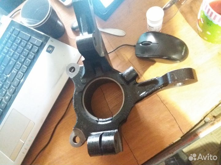 Поворотный кулак передний правый lancer X