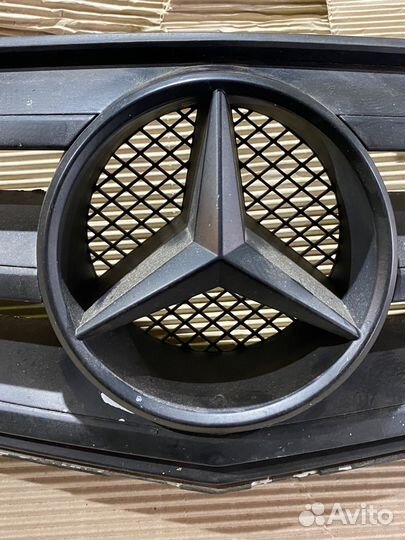 Решетка радиатора Mercedes C W204