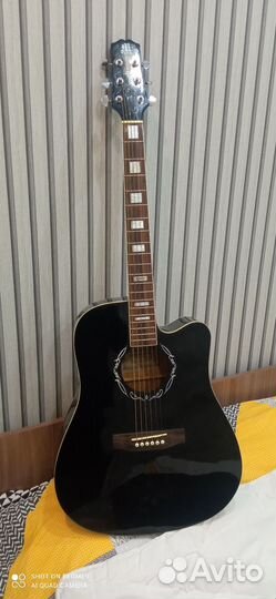 Акустическая гитара