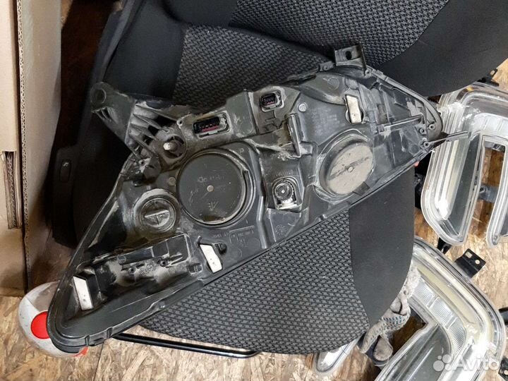 Фара правая Рено Каптюр