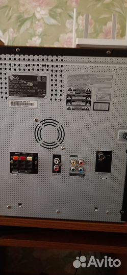Музыкальный центр без колонок lg-DM5620R