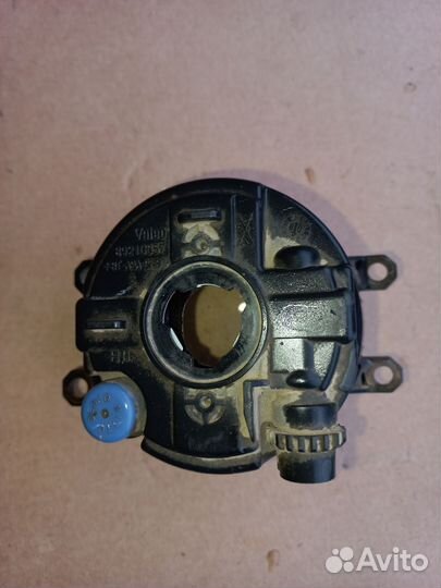 Левая противотуманка на Тойота королла 150 кузов