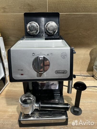 Кофеварка рожковая Delonghi ecp33.21