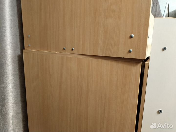 Детская кровать чердак со столом и шкафом