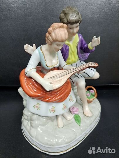 Статуэтка фарфор 17 см