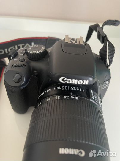 Зеркальный фотоаппарат Canon EOS 550D