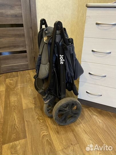 Прогулочная коляска joie