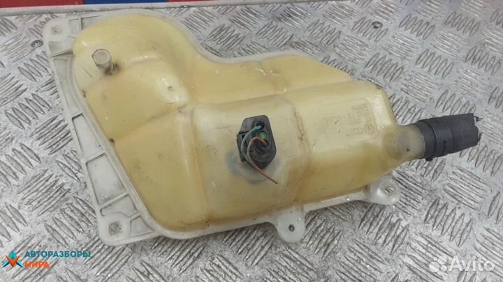 Бачок расширительный Volkswagen Passat B5 1998
