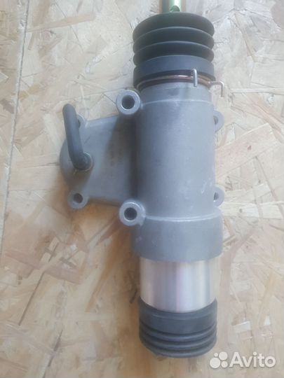 Пневмоусилитель.Хино