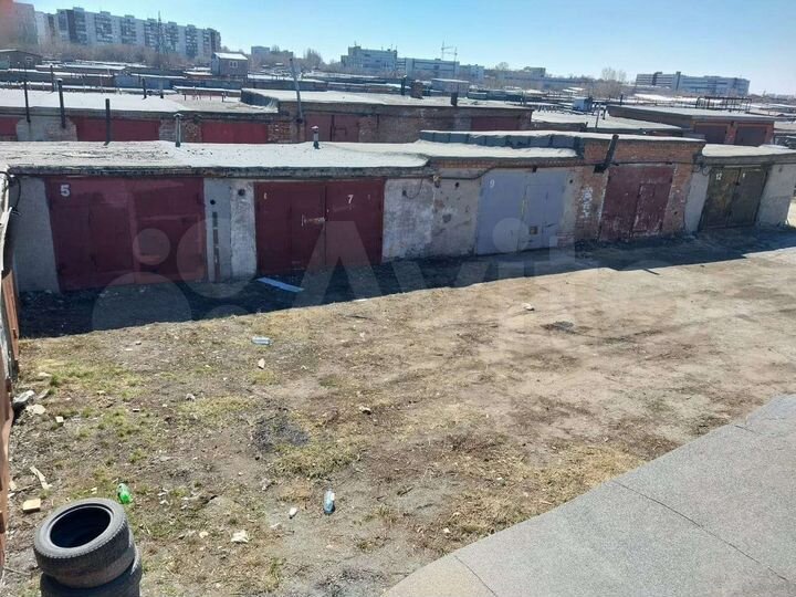 Гараж, > 30 м²