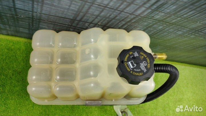 Бачок расширительный Cadillac Escalade LQ9 2004