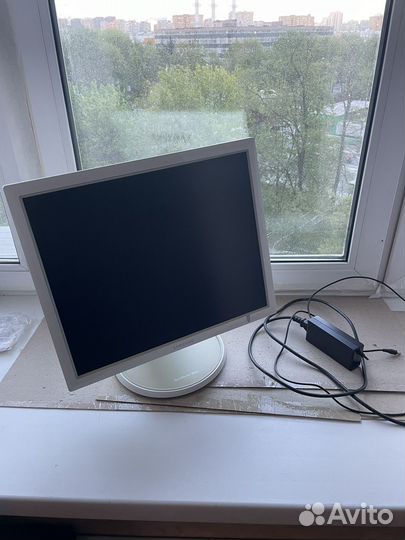 Монитор Samsung