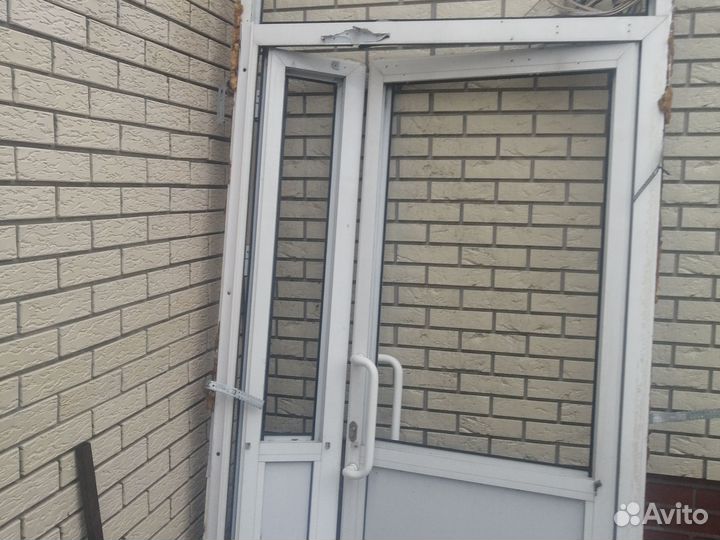 Дверь пластиковая