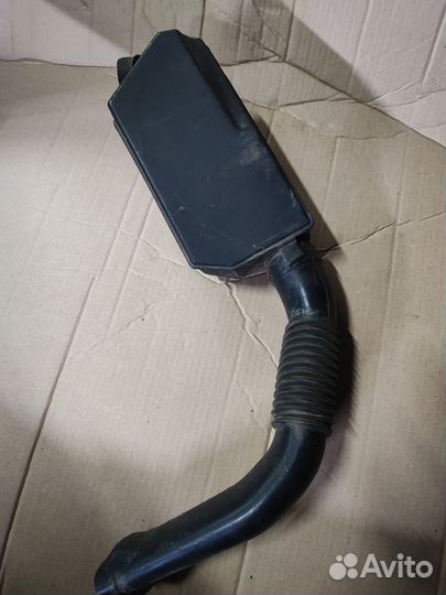 Резонатор воздушного фильтра Рено Логан Сандеро