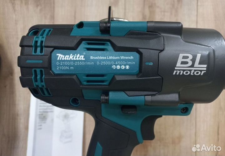 Гайковерт аккумуляторный грузовой makita 2000нм