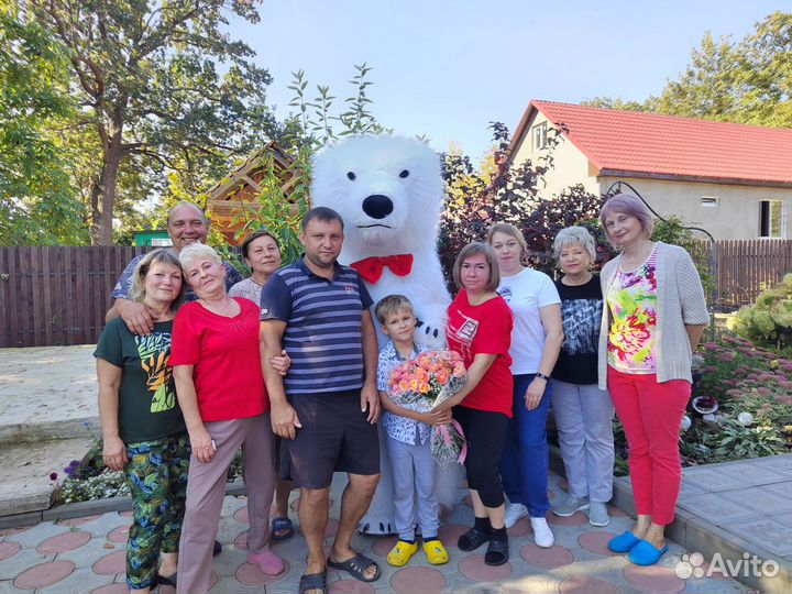 Белый мишка на праздник