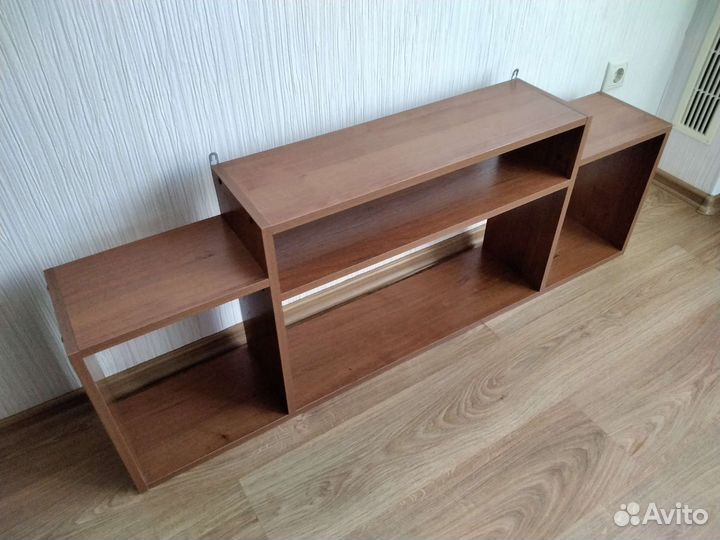 Полка книжная настенная