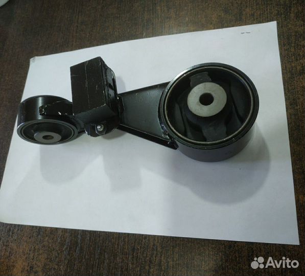 Подушка двигателя Тойота Камри 11-18 2.5