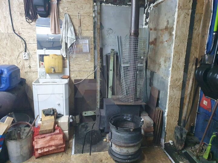 Гараж, > 30 м²