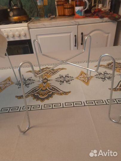 Подставка для банки с краном, цветов