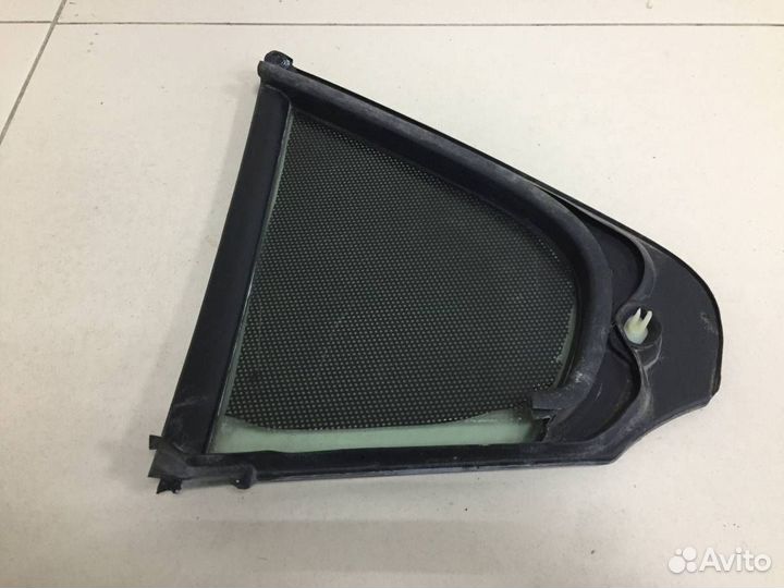 Стекло двери задней правой форточка Skoda Rapid 20