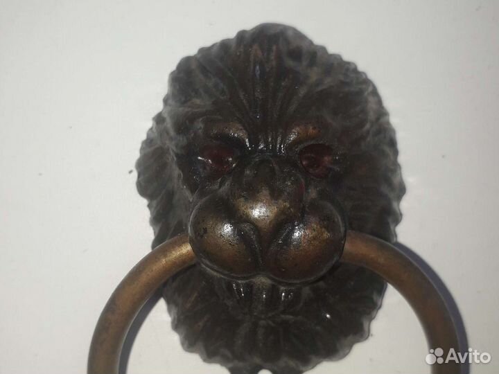 Дверная ручка