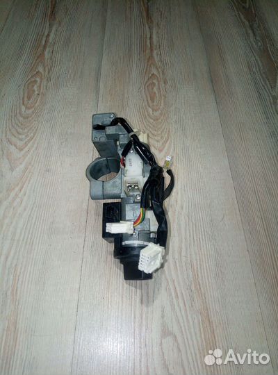 Замок зажигания Nissan teana J31