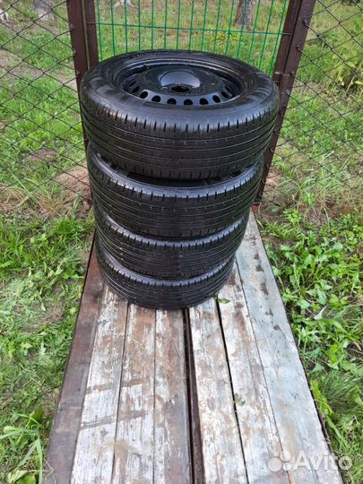 R16 Continental ContiPremierContact 205/60, PCD 5x108 DIA 63.3