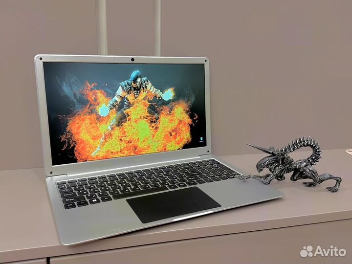 Ноутбук intel/8gb/ssd/intel UHD/Full HD ips