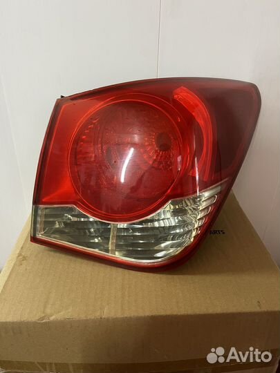 Фонарь задний правый chevrolet cruze