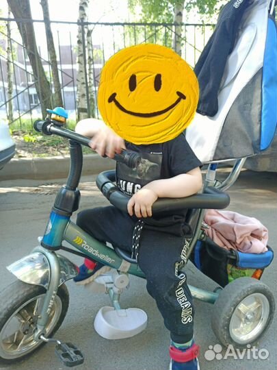 Трехколесный велосипед с ручкой, крышей и корзиной