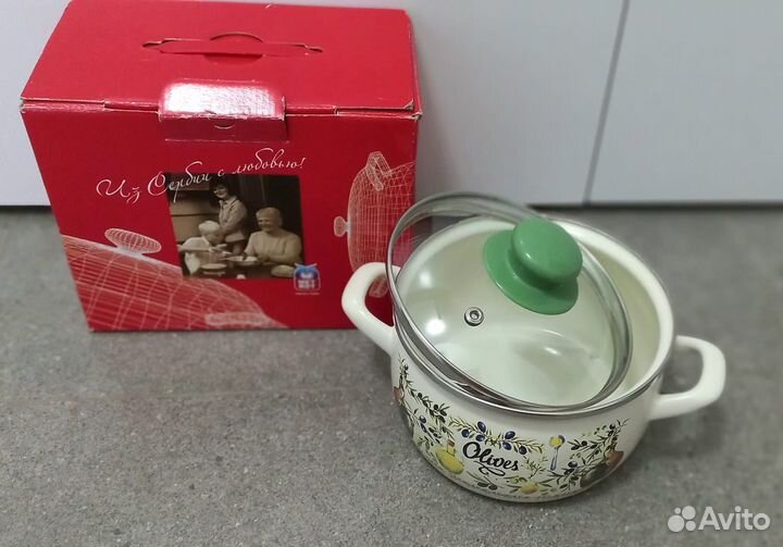 Кастрюля эмалированная новая