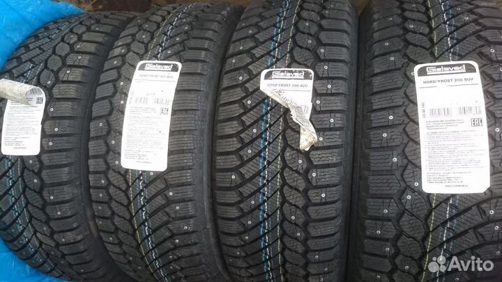 Gislaved Nord Frost 200 SUV 215/65 R16 102T