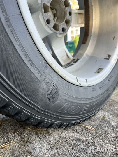 Dunlop SP Winter Ice 01 215/60 R16