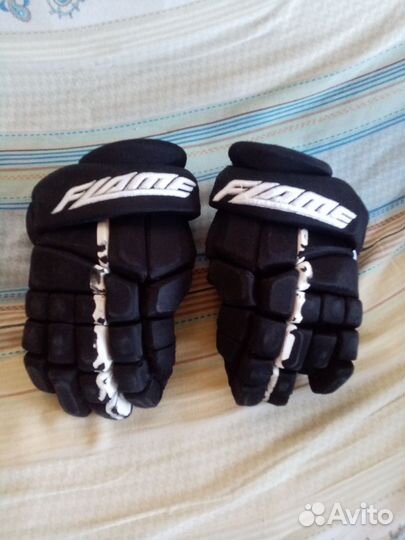 Краги хоккейные