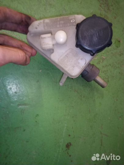 Бачёк тормозной жидкости форд мондэо2