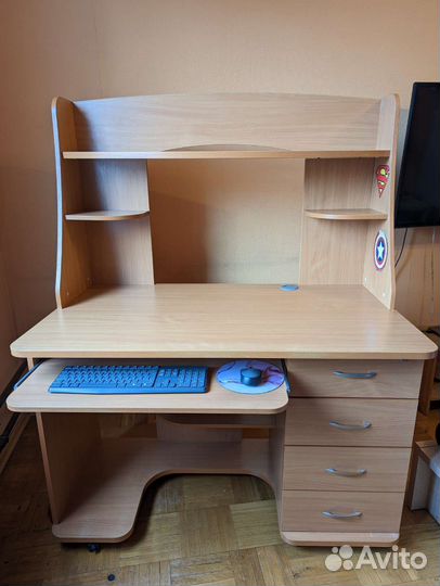 Компьютерный стол