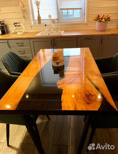 Стол из слэба с эпоксидной смолой black table