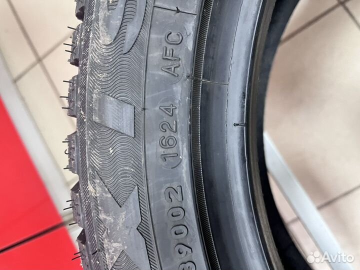 Maxxis Premitra Ice Nord NP5 215/50 R17 95T