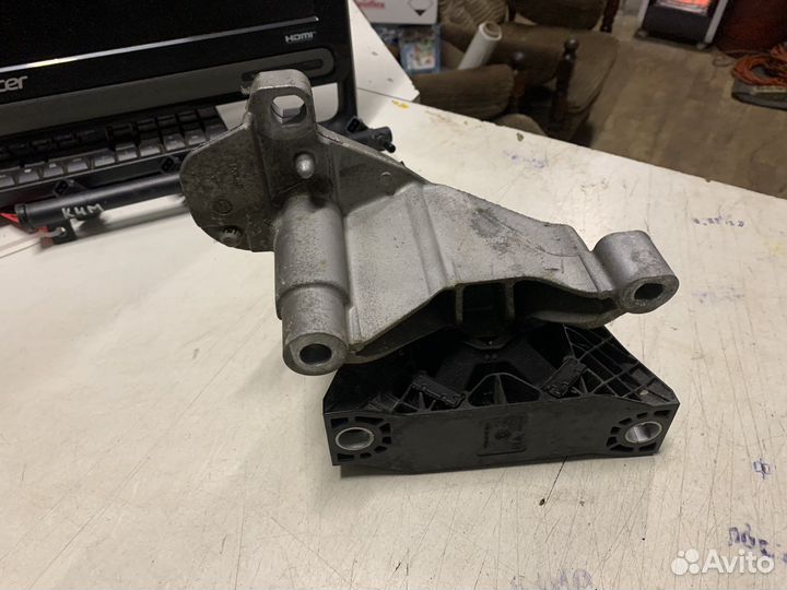 Опора двигателя правая Nissan Almera (G15)