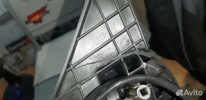 Зеркало заднего вида