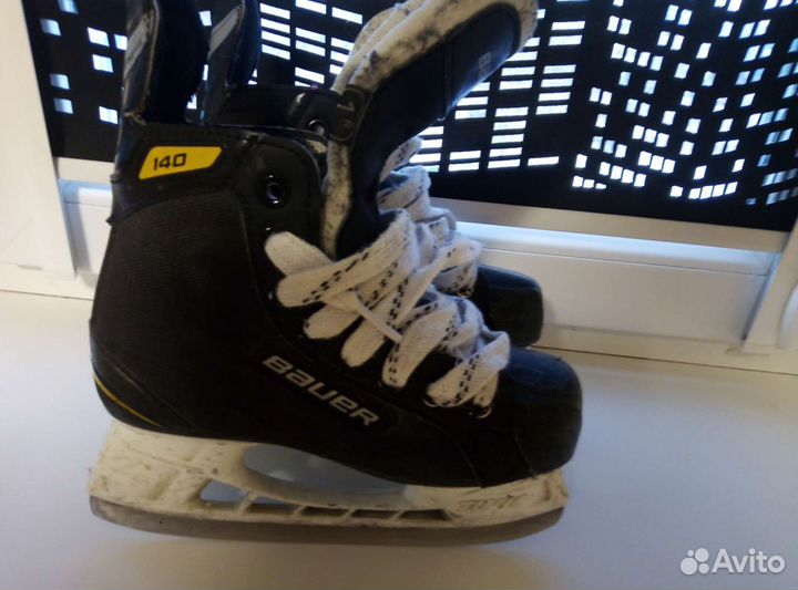 Хоккейные коньки bauer supreme 140
