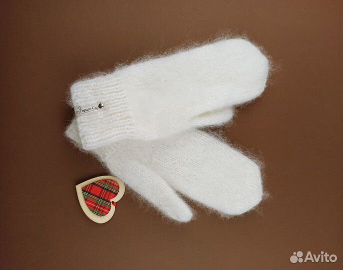 Варежки пушистые женские