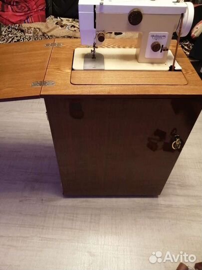 Швейная машина Чайка 134