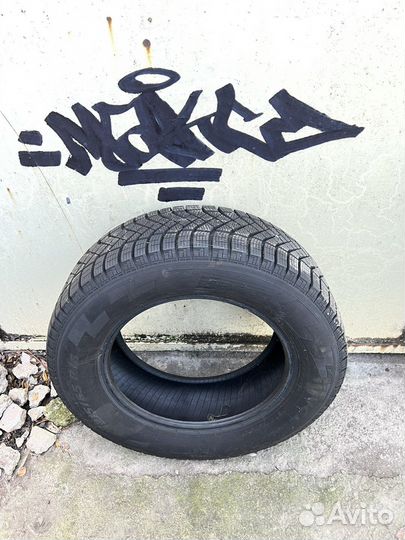 Pirelli Ice Zero 215/65 R16